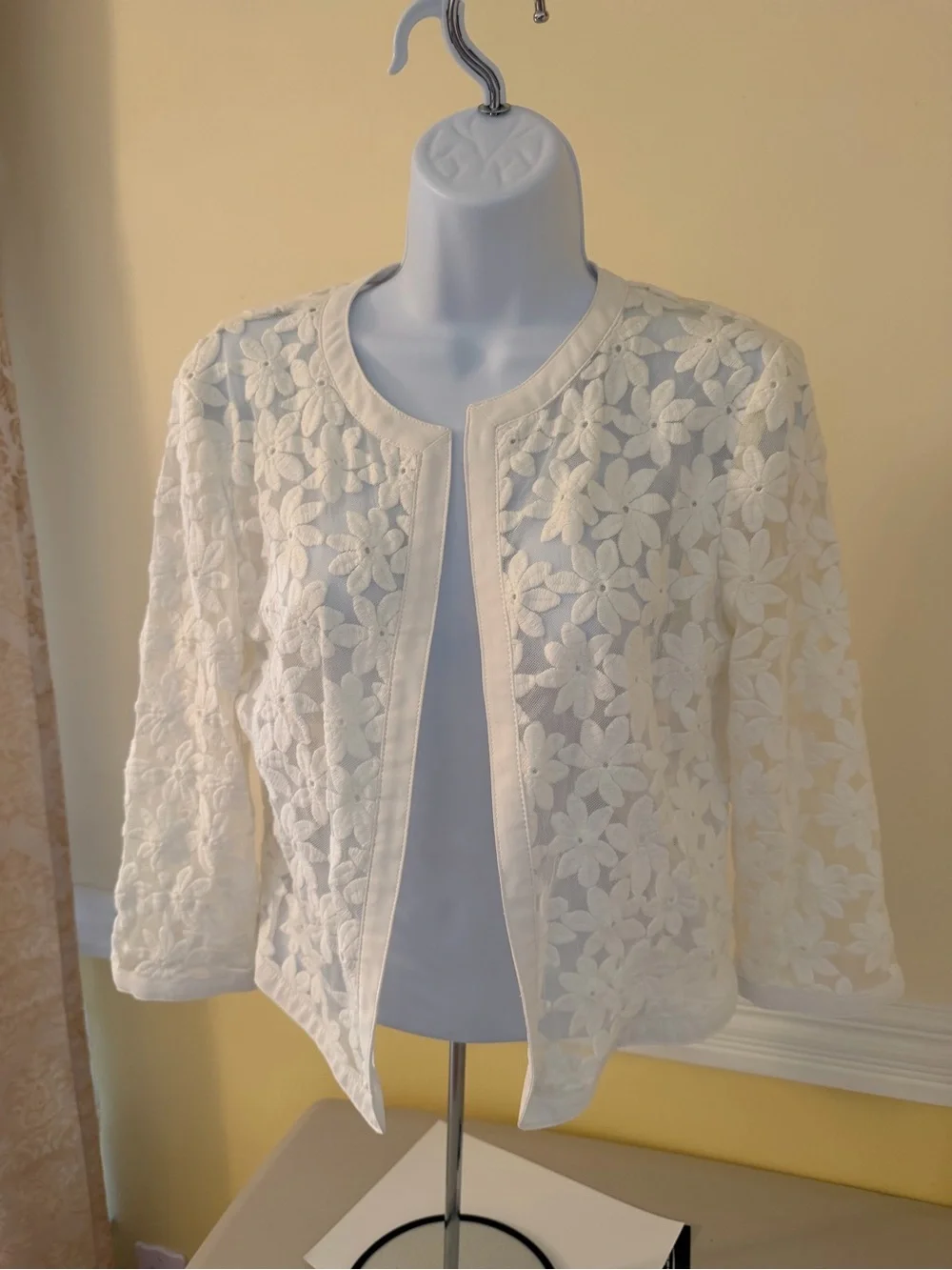 Anne Klein White Floral Lace Open-Front Jacket - Picture 1 of 4